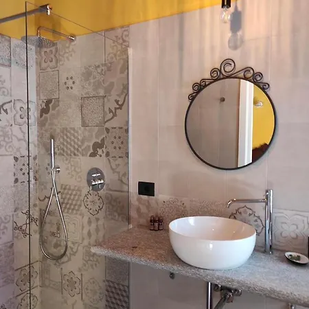 Le Del Tiglio Bed & Breakfast 3*